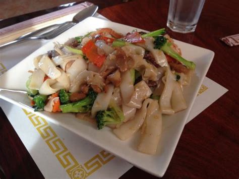 Pho t&n - 7601 N Lamar Blvd | 2237 E Riverside Dr. Suite 101-A | 315 N Bell Blvd. This Asian fusion restaurant serves Chinese, Thai, and Vietnamese foods including pho and vermicelli noodle soups. The pho options range from brisket and meatballs to seafood, steak, and chicken.